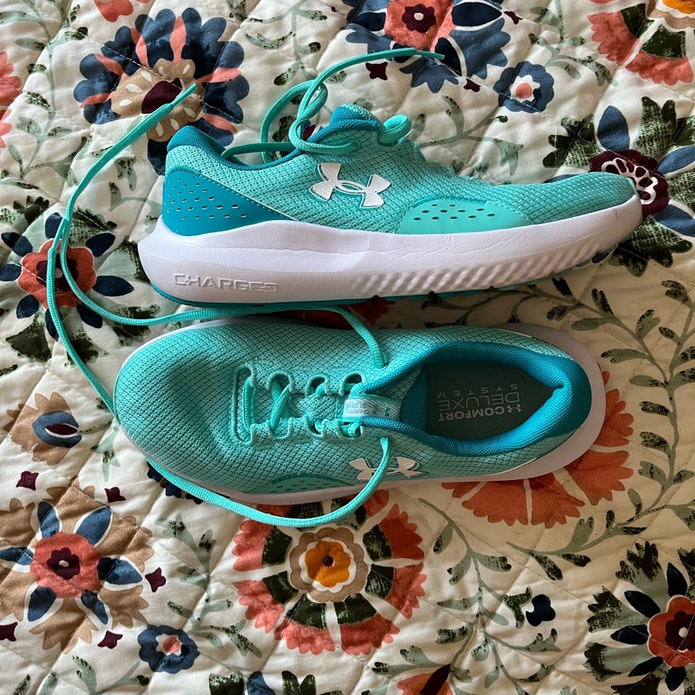 Under Armour Blue Athletic Shoes with Breathable Mesh